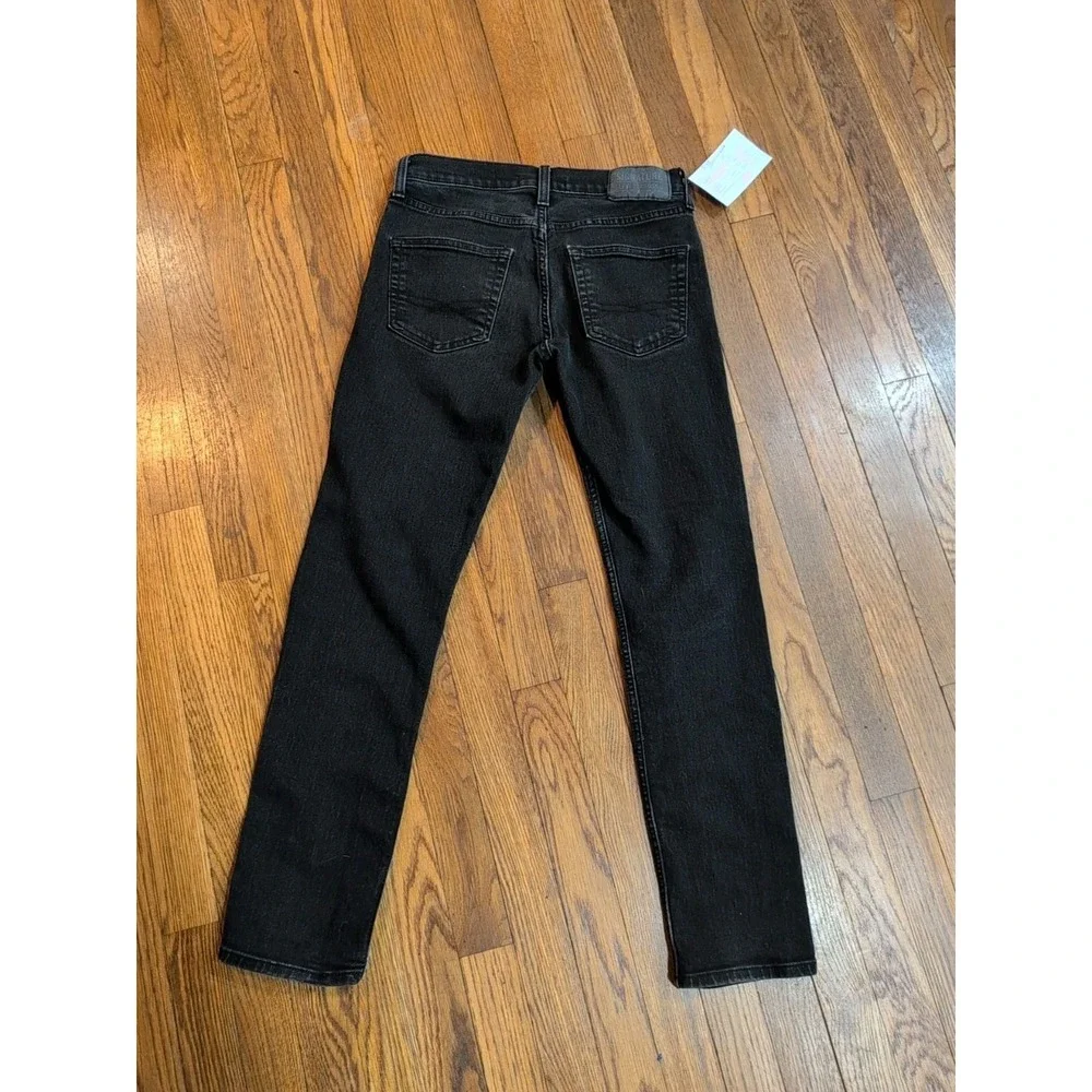 Levis ** has